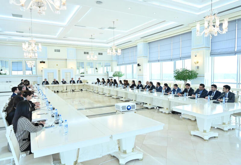 Milli Məclisdə vəzifəyə yeni təyin olunmuş hakimlərlə görüş keçirilib