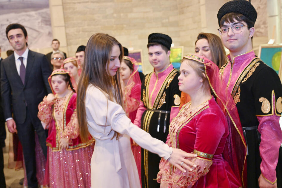 Daş Salnamə Muzeyində “Çərçivədən kənar” adlı inklüziv incəsənət sərgisi açılıb