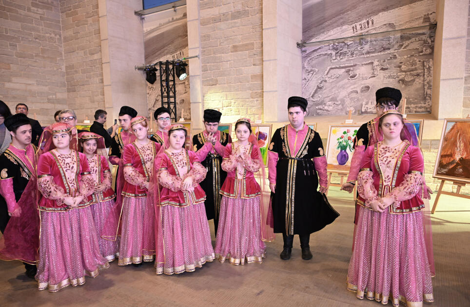 Daş Salnamə Muzeyində “Çərçivədən kənar” adlı inklüziv incəsənət sərgisi açılıb