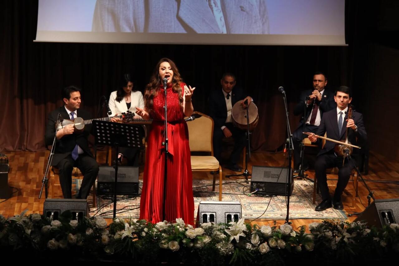 Влюбленный в Азербайджан: Ты - дыханье мое, ты - мой хлеб и вода!