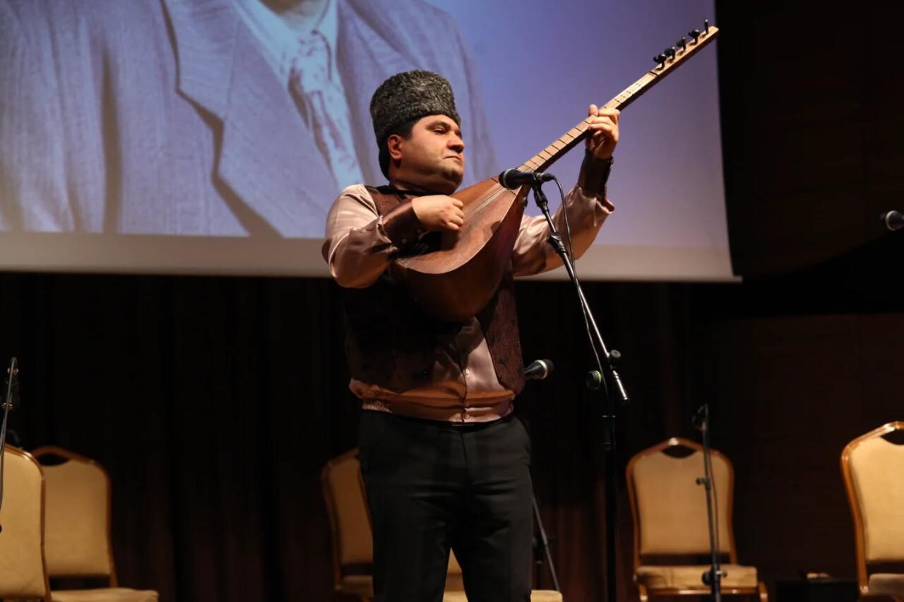 Влюбленный в Азербайджан: Ты - дыханье мое, ты - мой хлеб и вода!