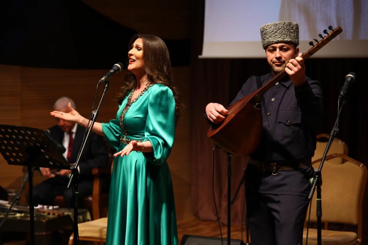 Влюбленный в Азербайджан: Ты - дыханье мое, ты - мой хлеб и вода!