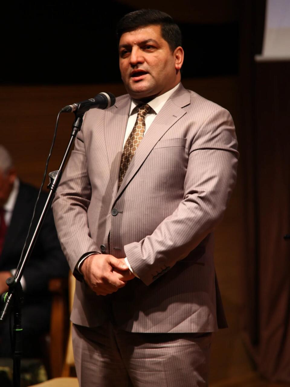 Влюбленный в Азербайджан: Ты - дыханье мое, ты - мой хлеб и вода!