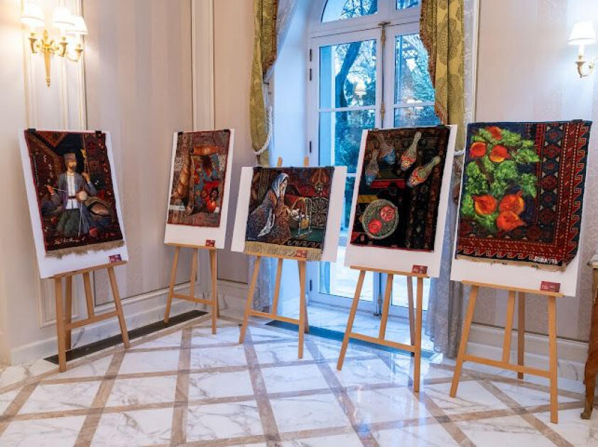 Азербайджанские ковры выставлены в Париже по случаю Новруза
