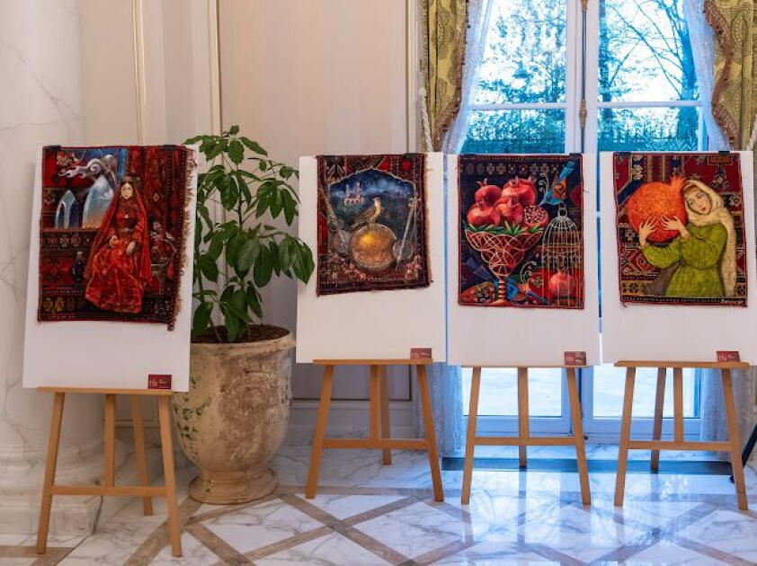 Азербайджанские ковры выставлены в Париже по случаю Новруза