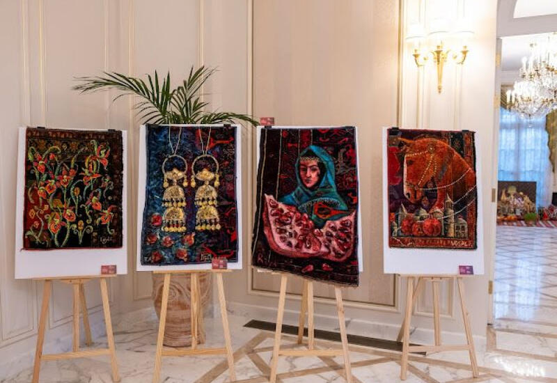 Азербайджанские ковры выставлены в Париже по случаю Новруза