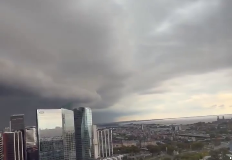 Мощный шторм ударил по столице Аргентины