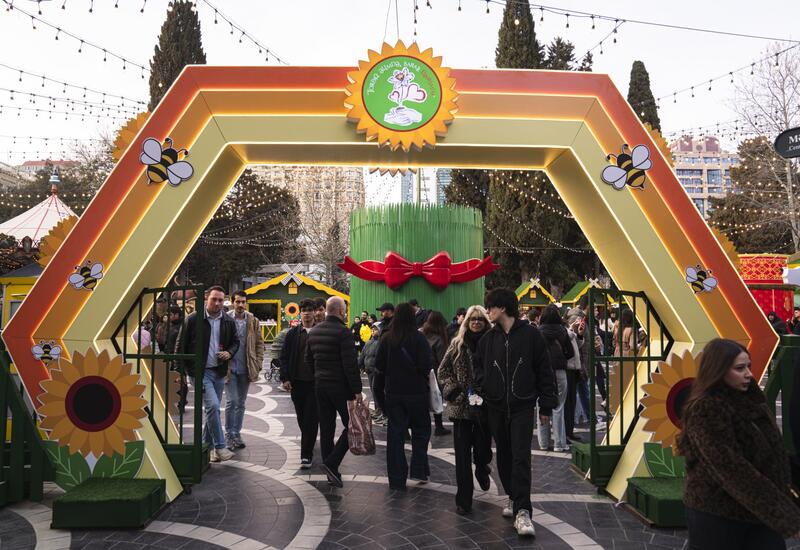 При организации Фонда Nargis проходит традиционная благотворительная ярмарка "Torpaq Əlimdə, Bahar Ürəyimdə"