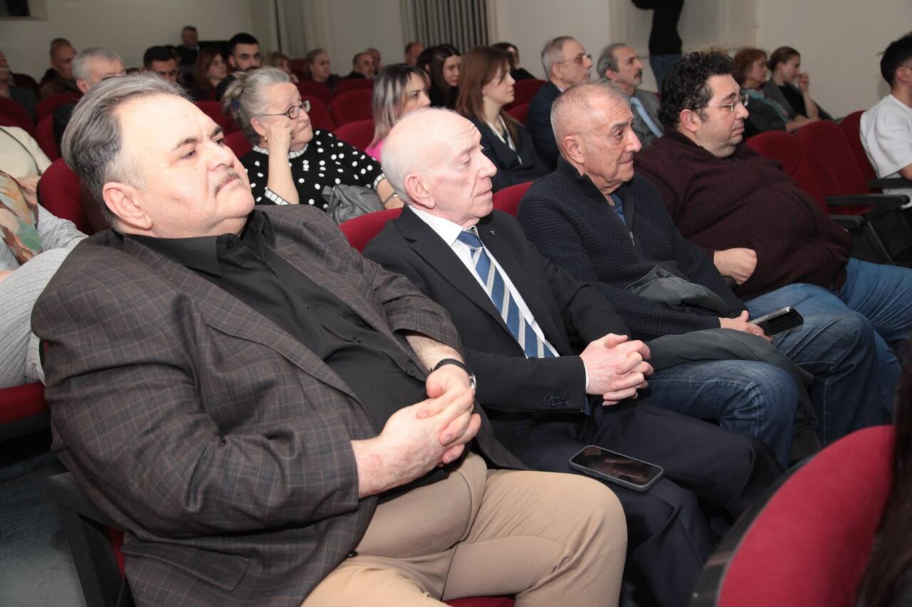 Он прожил всего 44 года… В память о яркой и трагической жизни писателя и кинодраматурга Али Гафарова