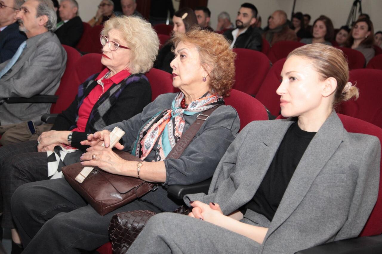 Он прожил всего 44 года… В память о яркой и трагической жизни писателя и кинодраматурга Али Гафарова