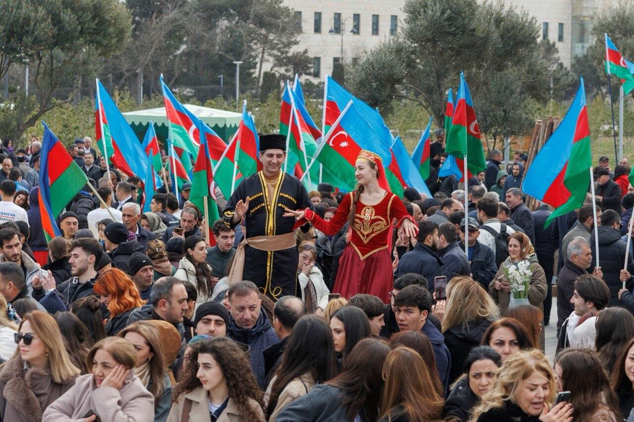В Баку организовали грандиозный праздник Новруз