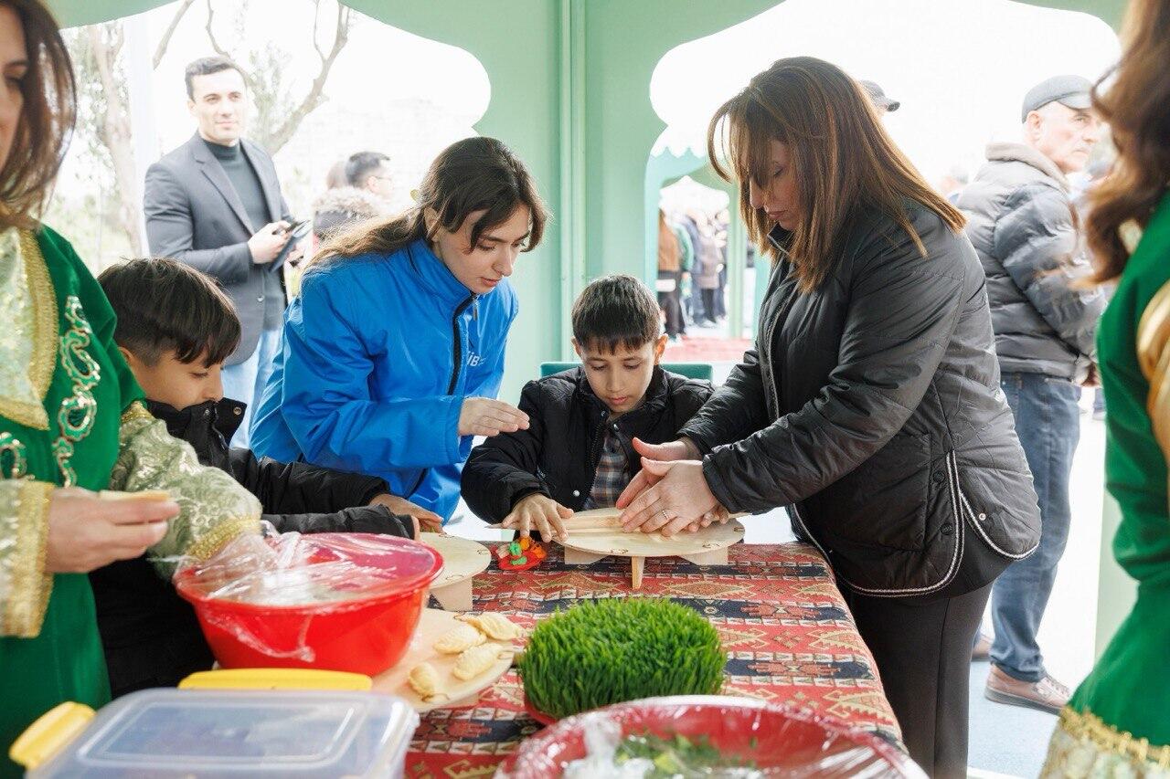 В Баку организовали грандиозный праздник Новруз