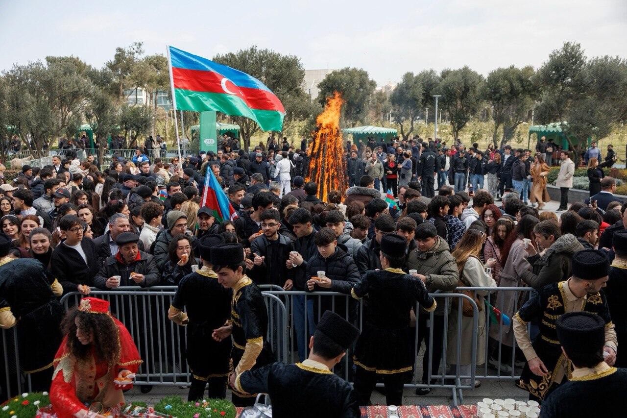 В Баку организовали грандиозный праздник Новруз