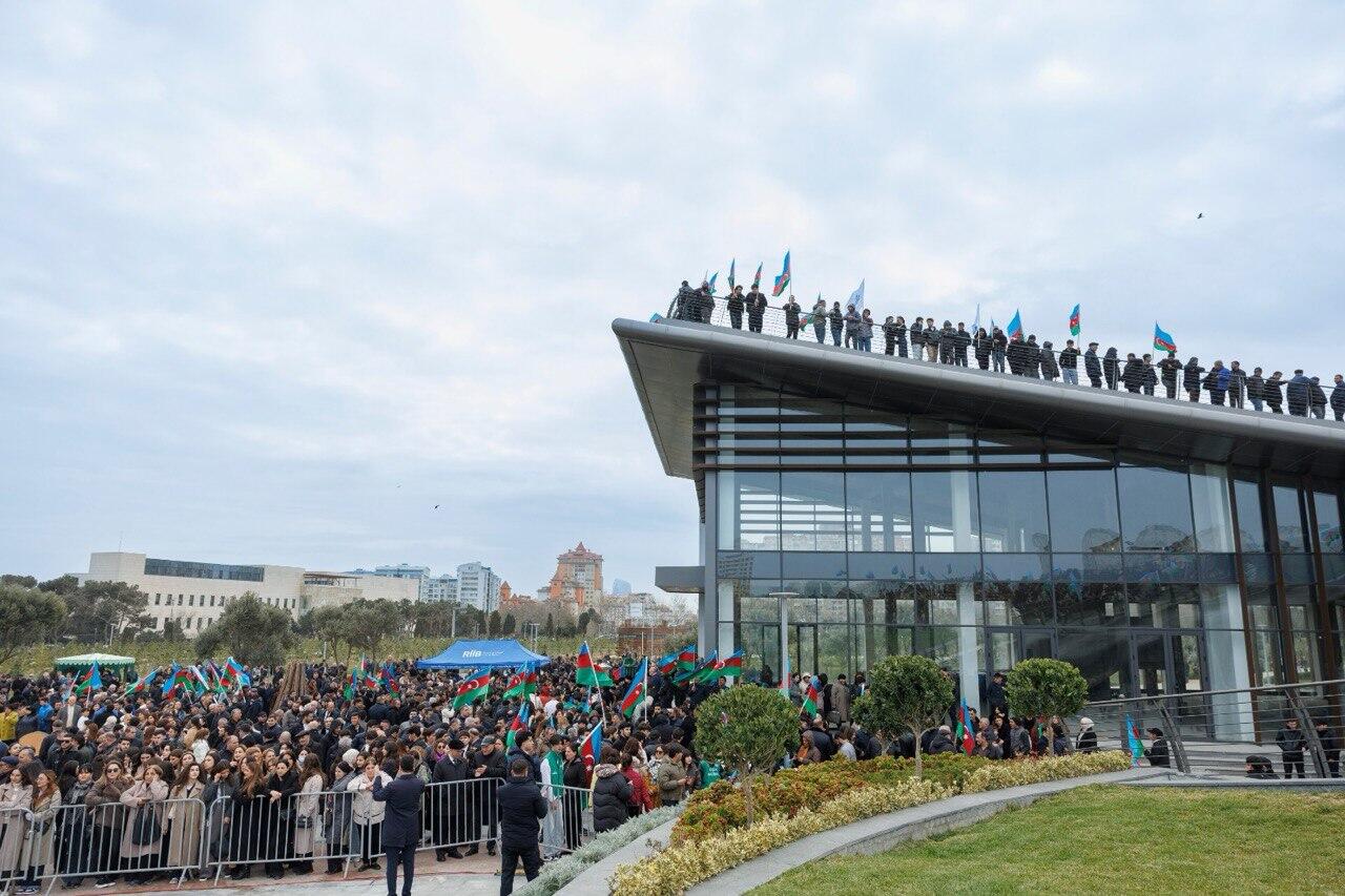 В Баку организовали грандиозный праздник Новруз