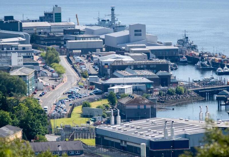 В Шотландии два человека попытались проникнуть на базу атомных подлодок