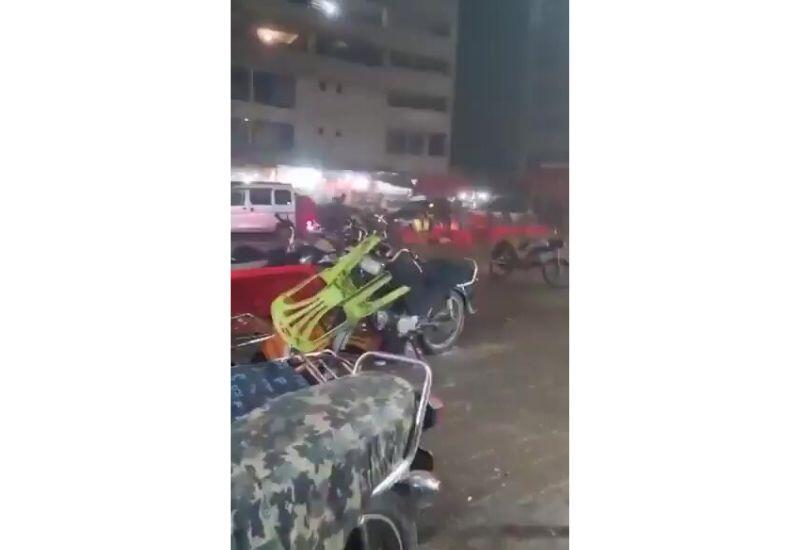 Сильный шторм в Карачи, есть пострадавшие