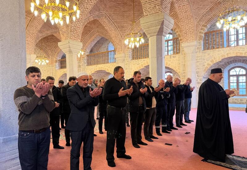 В Шуше совершили праздничный намаз