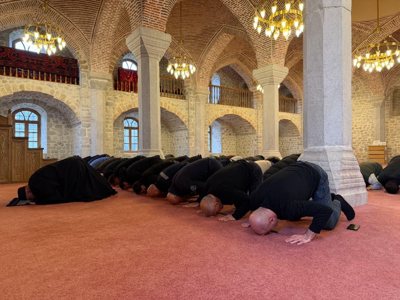 В Шуше совершили праздничный намаз