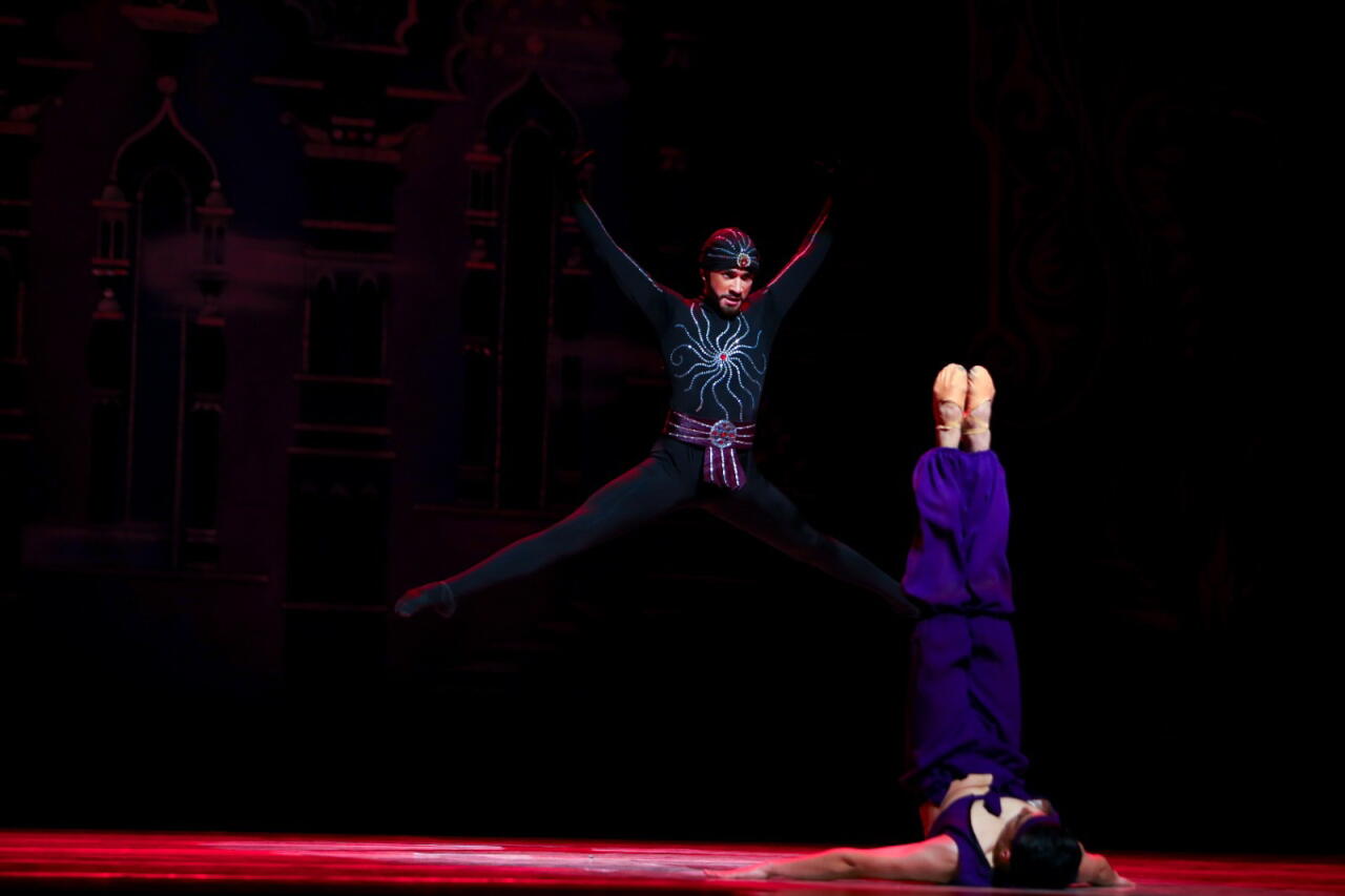 В Баку состоялся показ знаменитого балета "Тысяча и одна ночь"