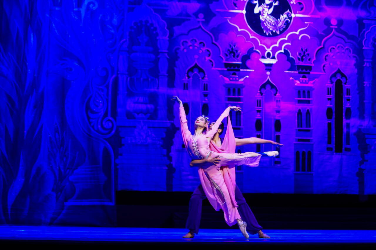 В Баку состоялся показ знаменитого балета "Тысяча и одна ночь"