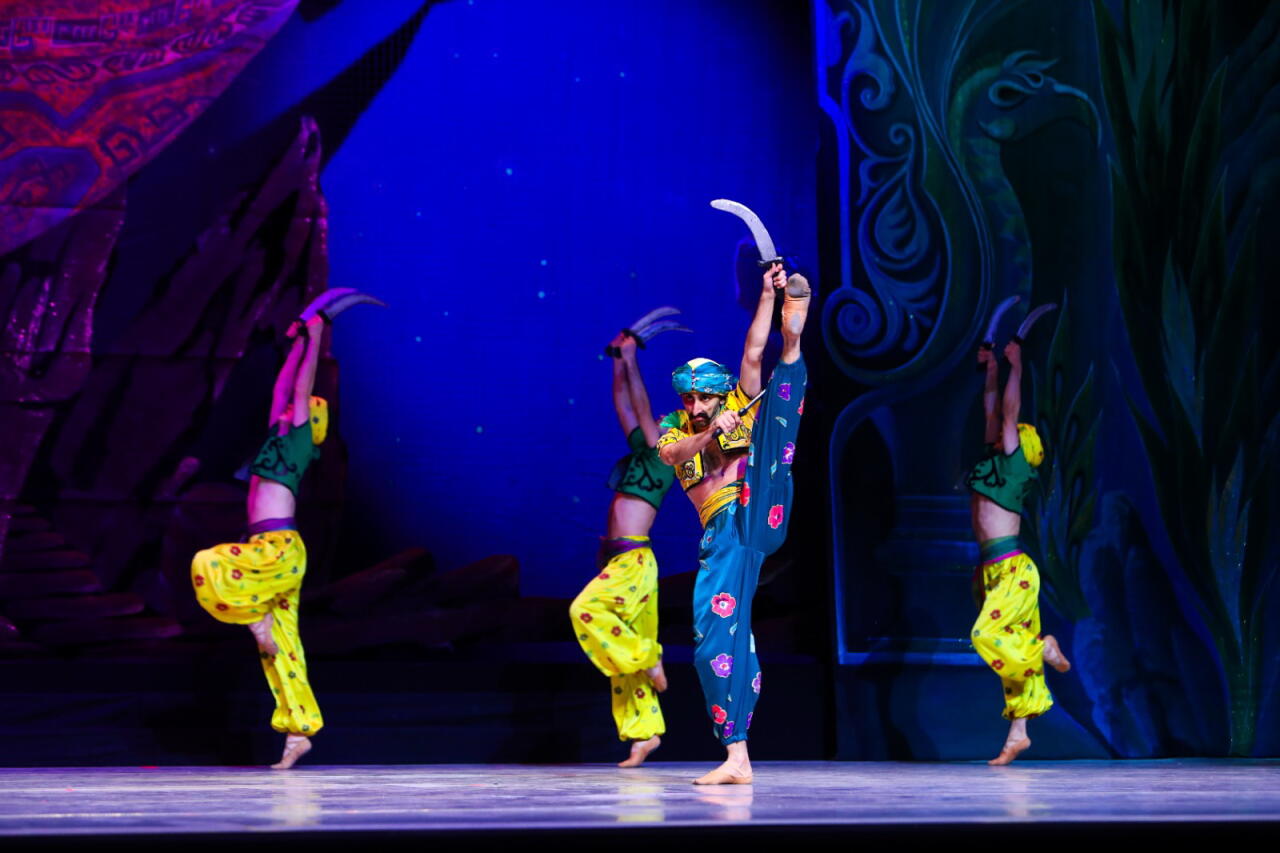 В Баку состоялся показ знаменитого балета "Тысяча и одна ночь"