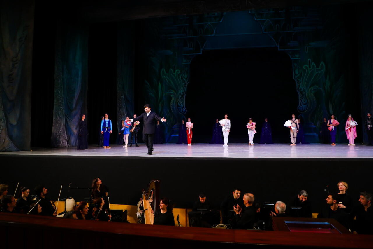 В Баку состоялся показ знаменитого балета "Тысяча и одна ночь"