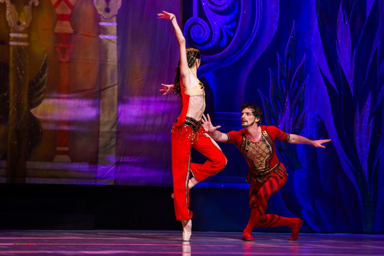 В Баку состоялся показ знаменитого балета "Тысяча и одна ночь"