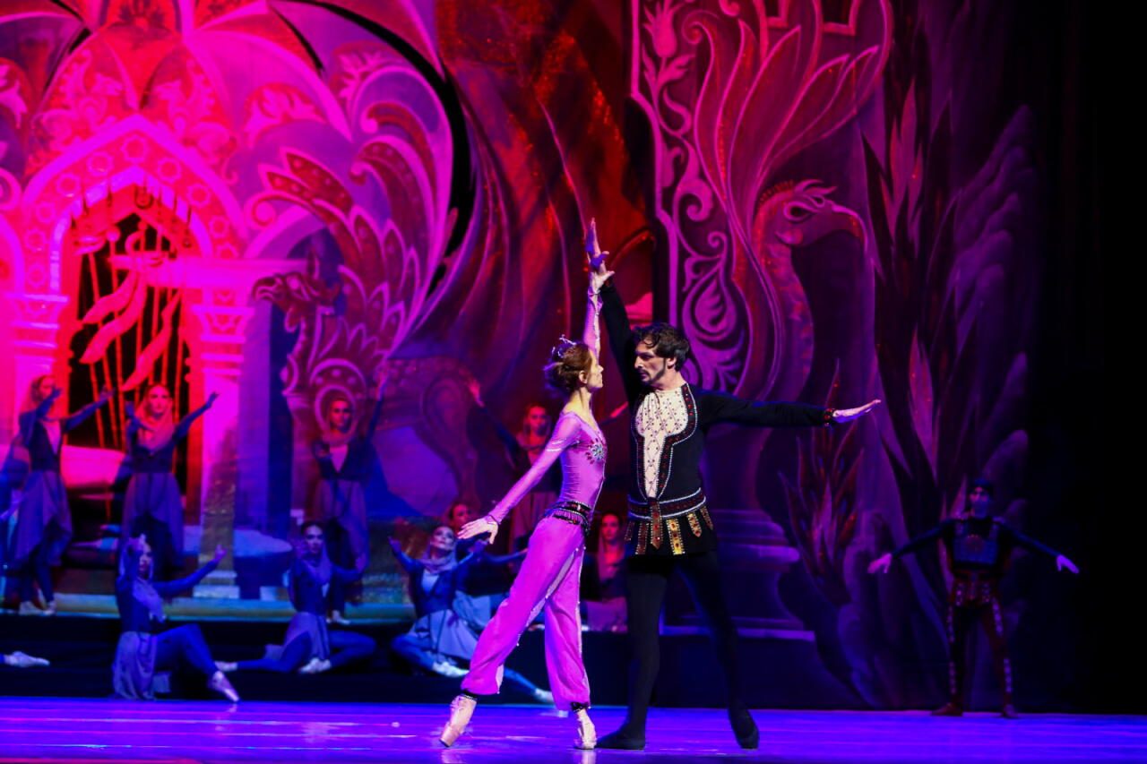 В Баку состоялся показ знаменитого балета "Тысяча и одна ночь"
