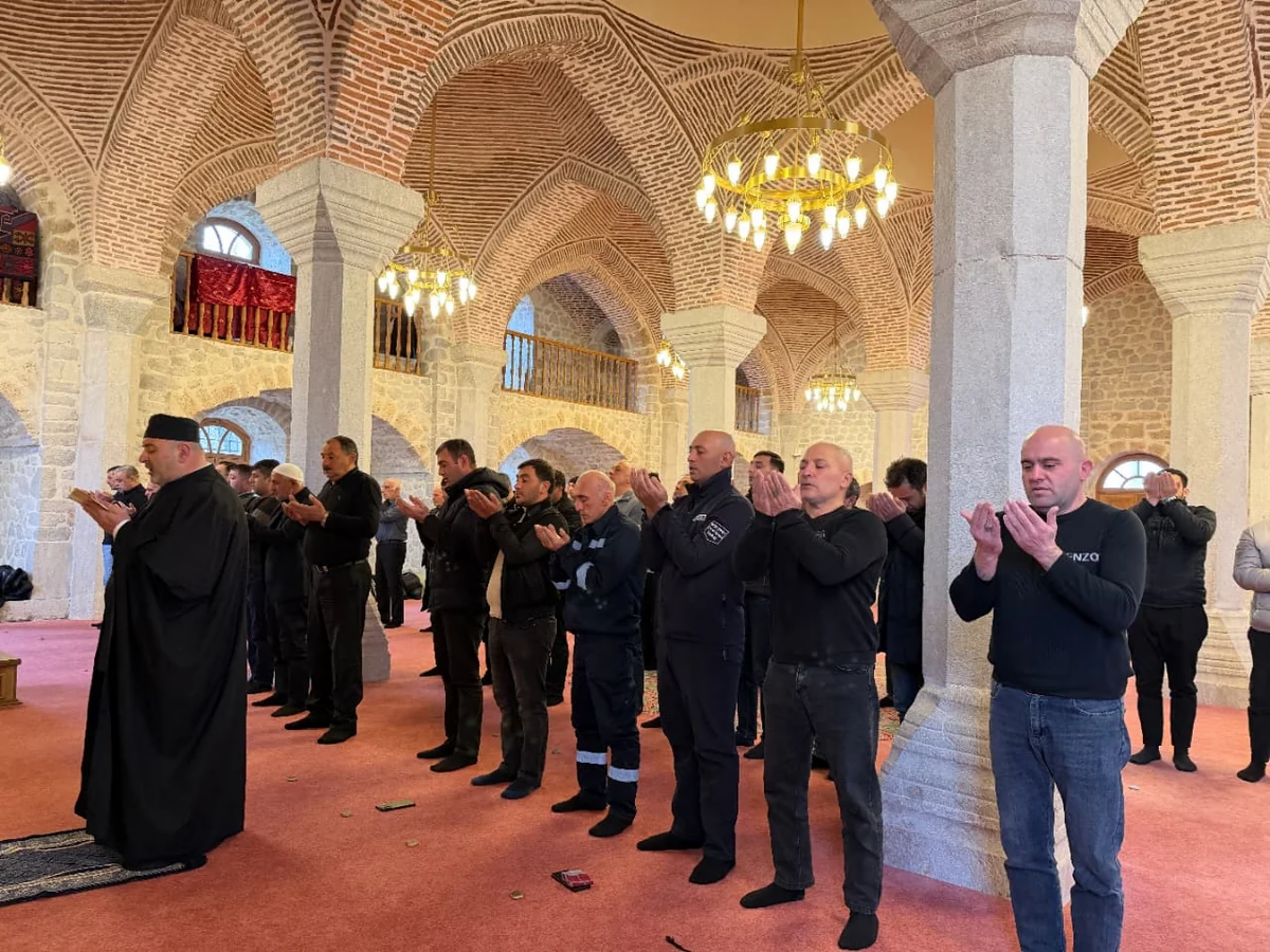 В Шуше совершили праздничный намаз