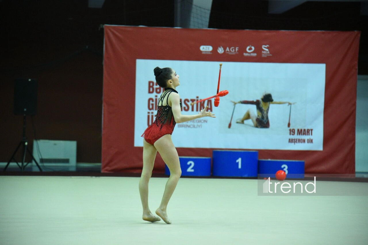 В Абшеронском Олимпийском спортивном комплексе прошло Открытое региональное первенство по художественной гимнастике