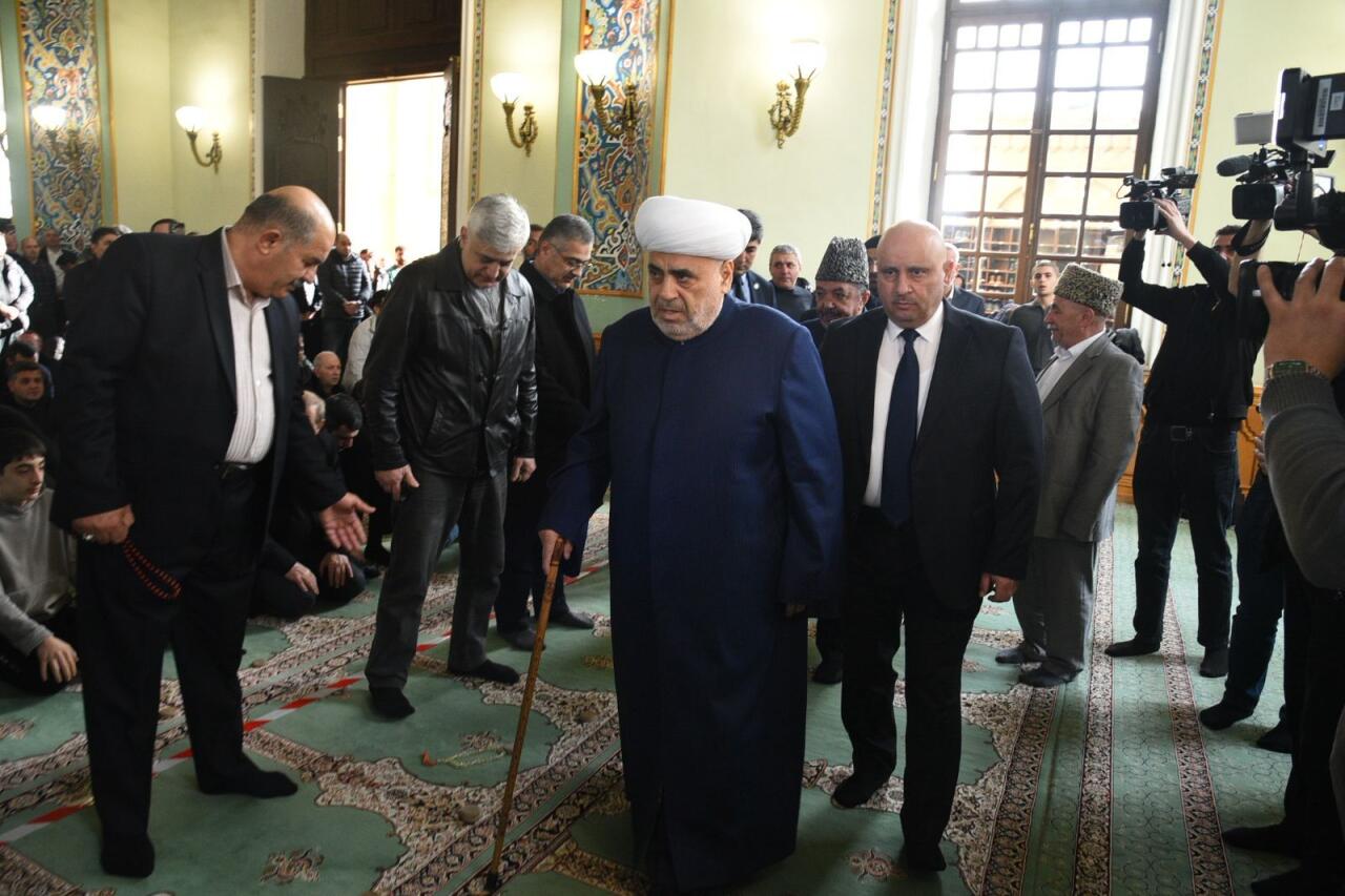 В мечети Тезепир совершили праздничный намаз