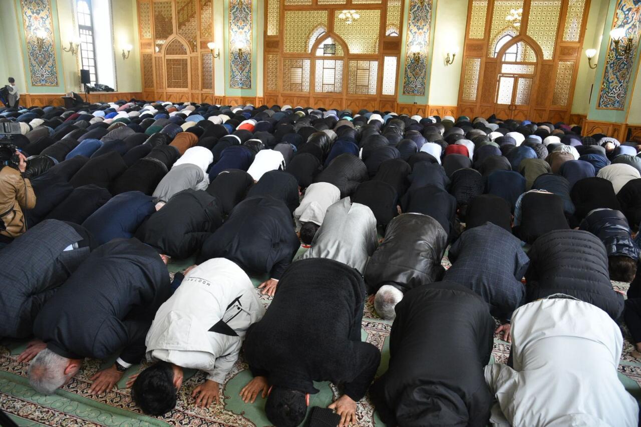 В мечети Тезепир совершили праздничный намаз