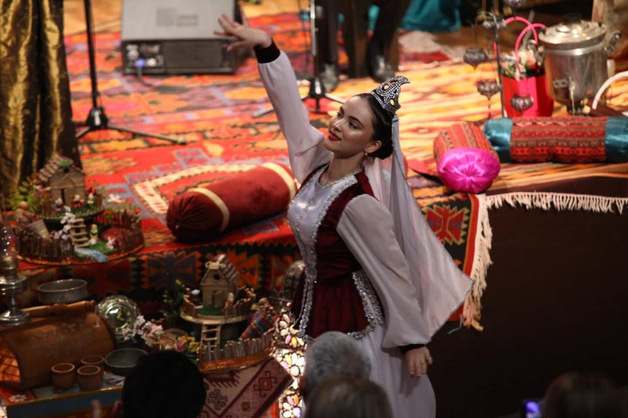 Музыка, танцы, традиции – праздничный вечер Новруза в Баку