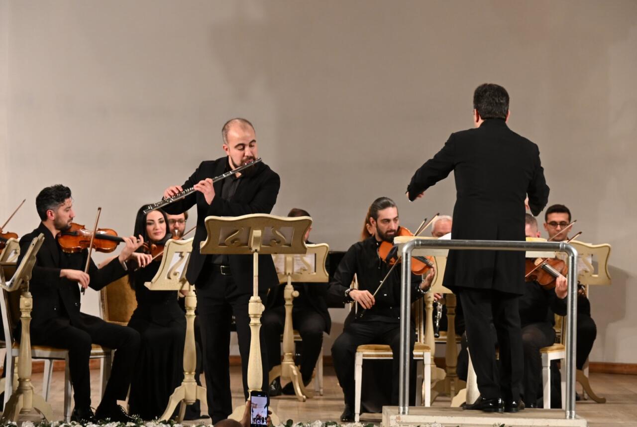 Классическое искусство в весеннем Баку