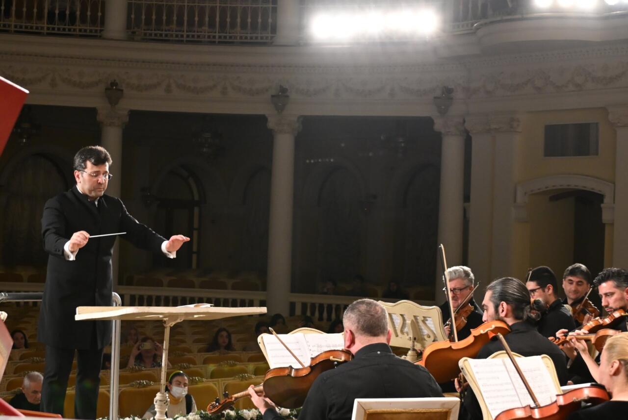 Классическое искусство в весеннем Баку