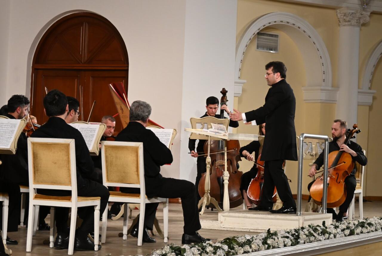 Классическое искусство в весеннем Баку