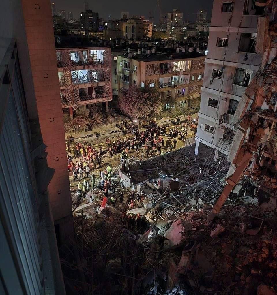 Иранская ракета попала по израильскому городе,