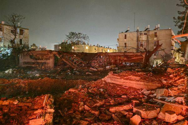 Иранская ракета попала по израильскому городе,