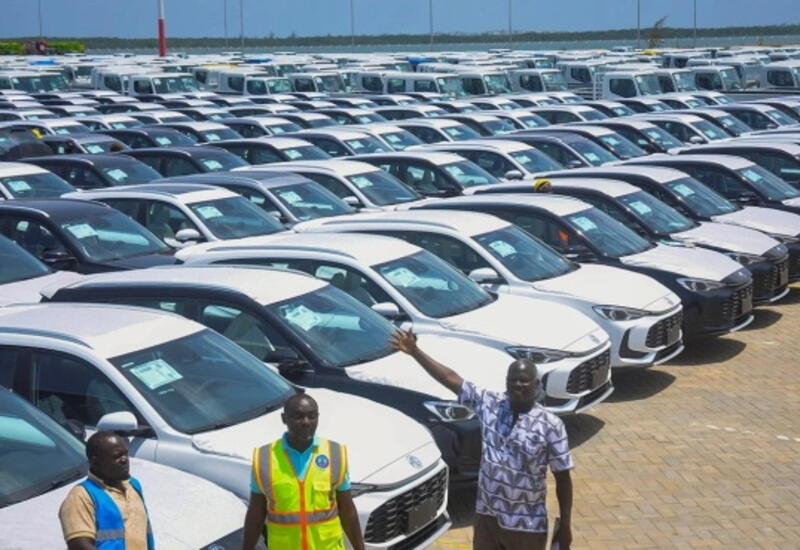 Тысячи Porsche застряли на острове в Кении