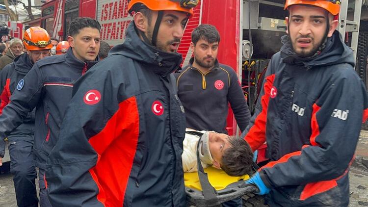 В Стамбуле обрушились два здания,