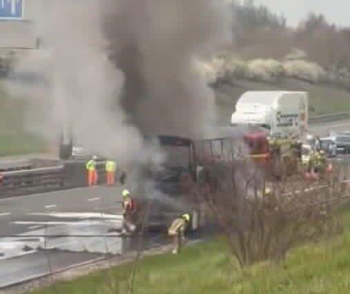 Автобус с фанатами "Манчестер Сити" загорелся