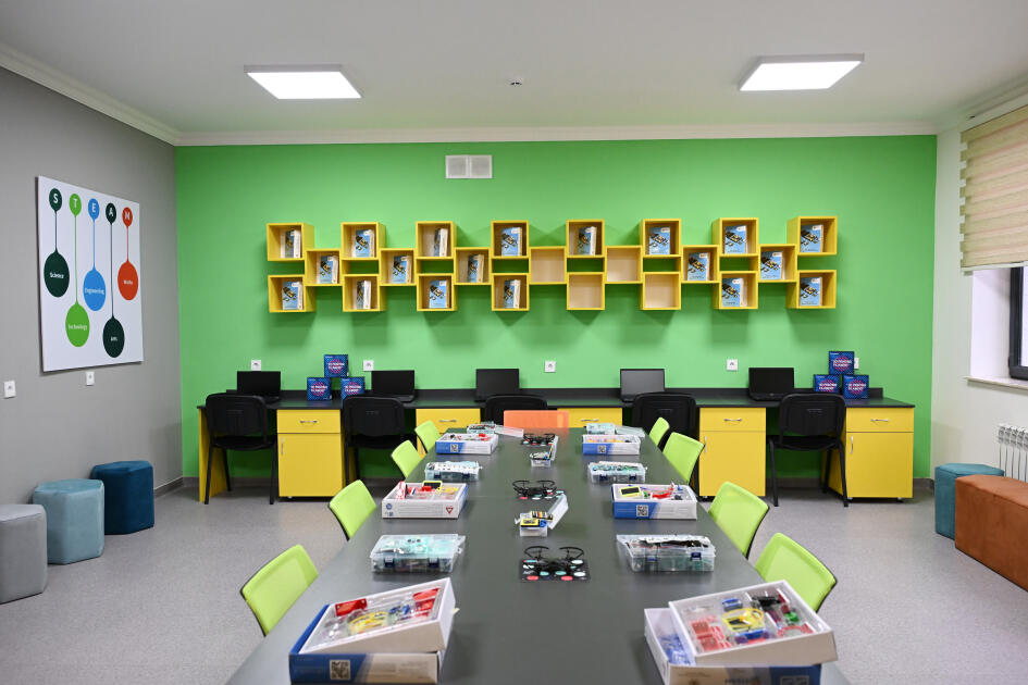 Prezident İlham Əliyev Şamaxı Avropa liseyinin yeni binasının açılışında iştirak edib