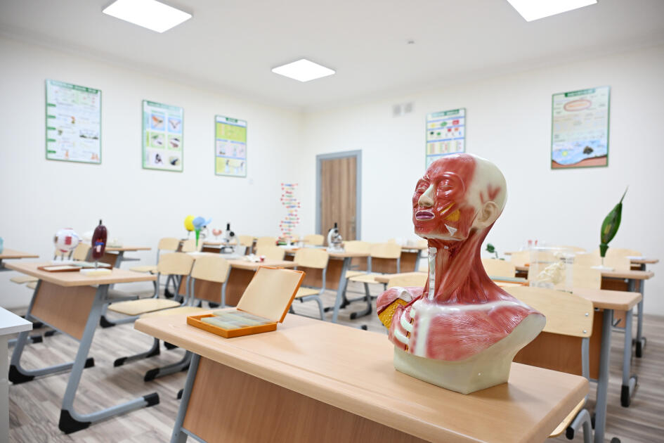 Prezident İlham Əliyev Şamaxı Avropa liseyinin yeni binasının açılışında iştirak edib