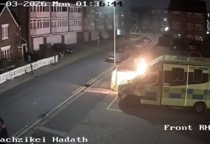 В Лондоне неизвестные подожгли машины скорой помощи