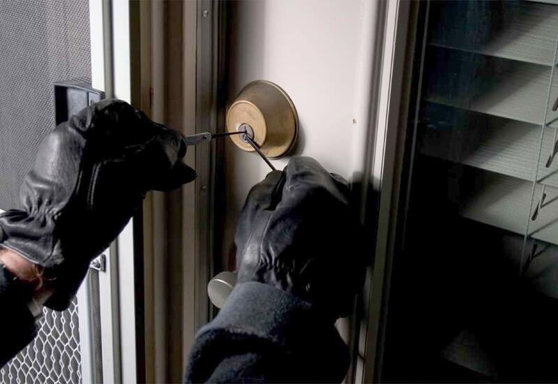 Paytaxtda evlərdən oğurluq edən şəxslər saxlanılıblar