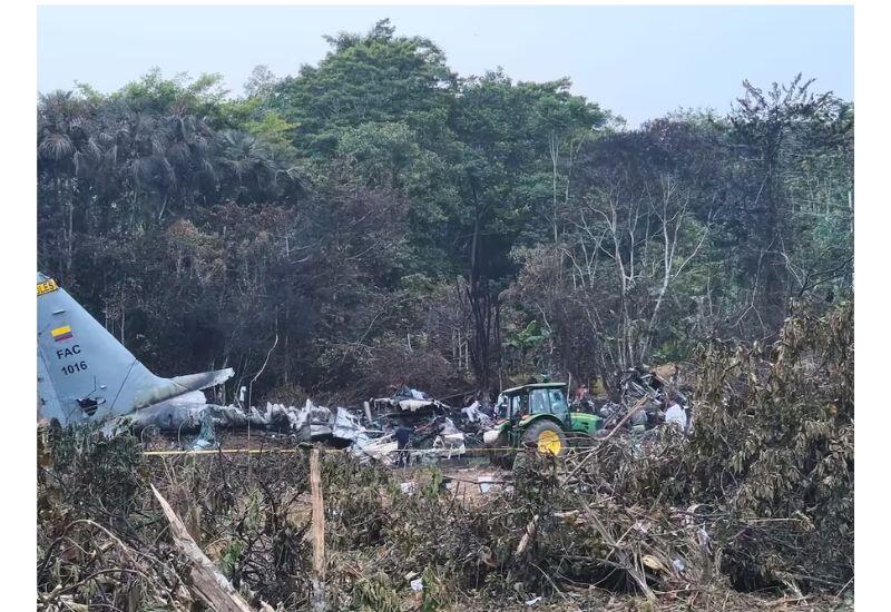 Число жертв авиакатастрофы в Колумбии возросло