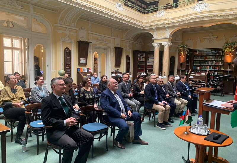 Macarıstanın Xarici Dillər Ədəbiyyatı Muzeyində Azərbaycan guşəsi yaradılıb