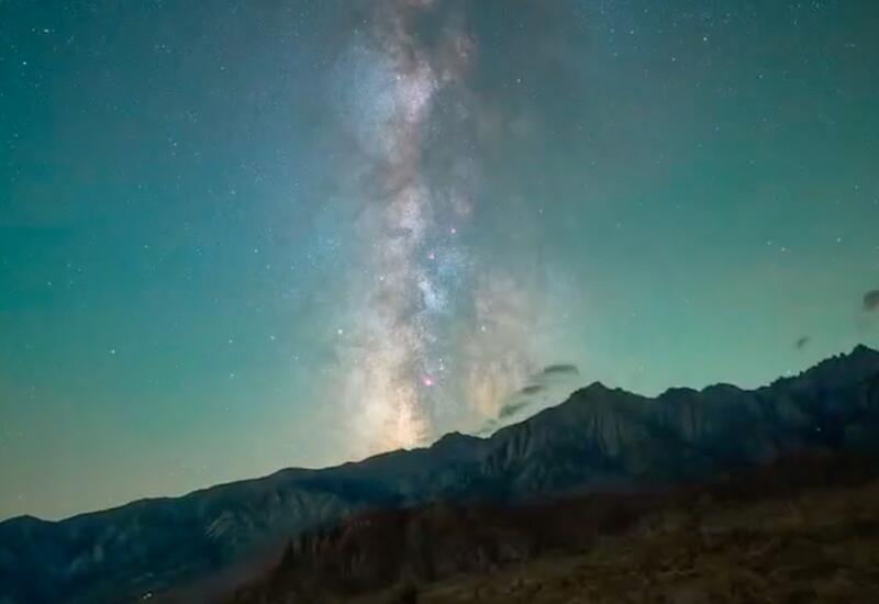 Уникальные кадры: движение Земли на фоне Млечного Пути