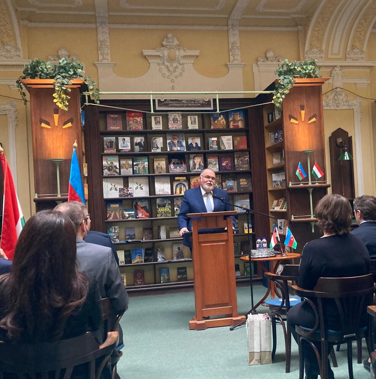 Macarıstanın Xarici Dillər Ədəbiyyatı Muzeyində Azərbaycan guşəsi yaradılıb