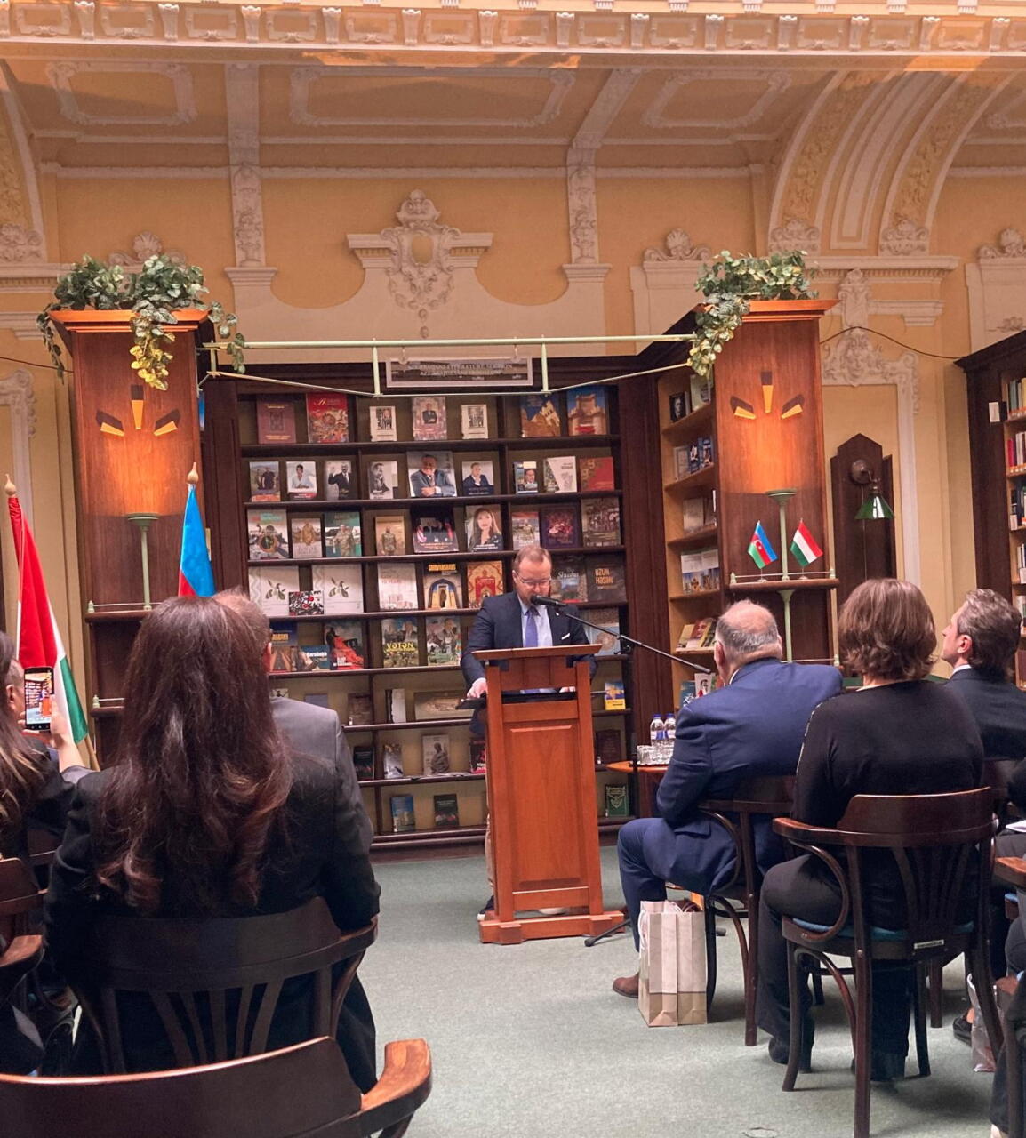 Macarıstanın Xarici Dillər Ədəbiyyatı Muzeyində Azərbaycan guşəsi yaradılıb